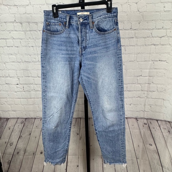 Levi’s Premium Wedgie High Waisted Snug Fit Straight Leg Jeans Size 27 - Picture 1 of 8